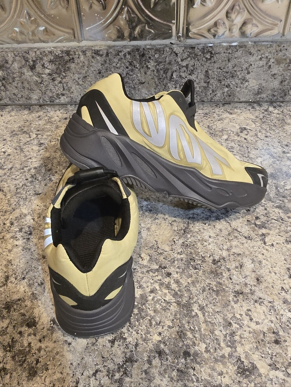 Adidas Yeezy Boost 700 MNVN "Honey Flux" Sneakers/Shoes Boys Girls Unisex Sz 1Y